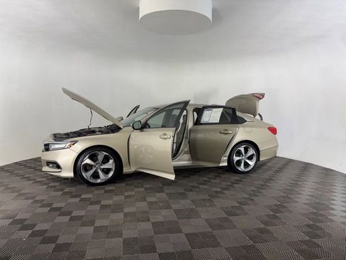 Used 2020 Honda Accord Touring image 13
