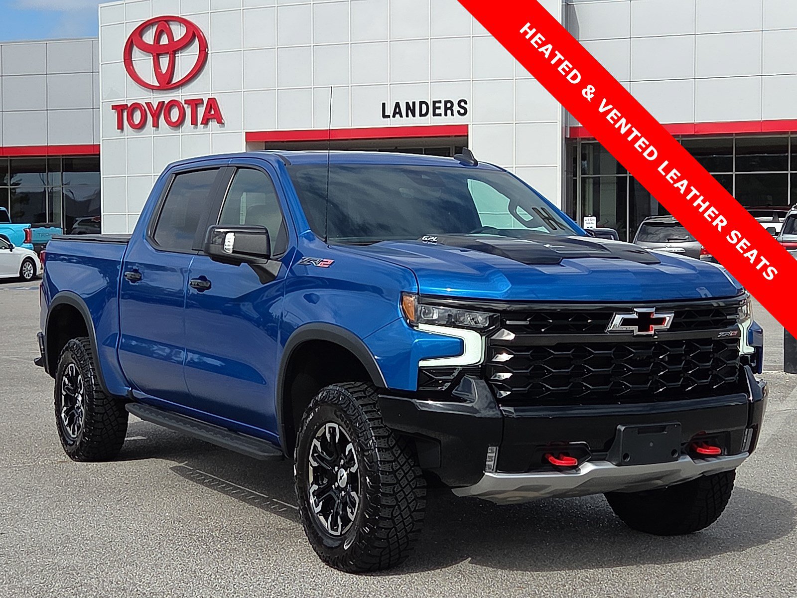 Used 2023 Chevrolet Silverado 1500 ZR2 w/ Technology Package AWD/4WD image 1