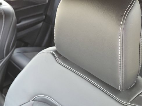 New 2025 Jeep Grand Cherokee Altitude image 14