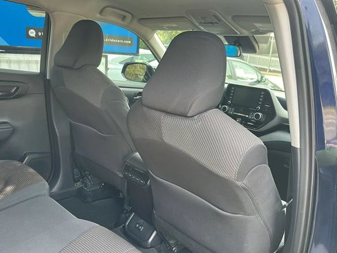 Used 2021 Toyota Highlander LE FWD image 21