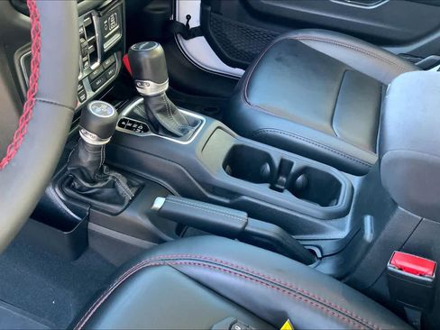 Used 2024 Jeep Gladiator Rubicon image 16