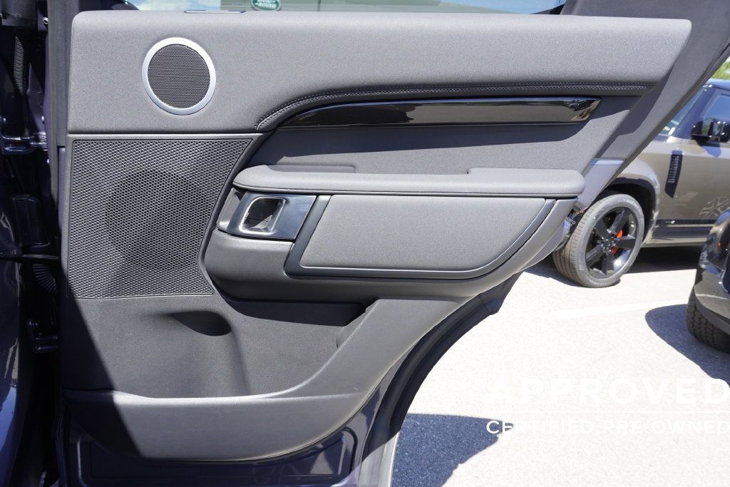 Used 2025 Land Rover Discovery S AWD/4WD image 25