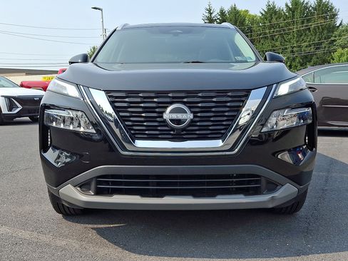 Certified 2023 Nissan Rogue SV w/ SV Premium B Package AWD/4WD image 2