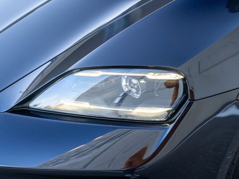 Certified 2026 Porsche Taycan AWD/4WD image 28