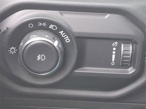 Used 2024 Jeep Wrangler Rubicon w/ Technology Group image 23