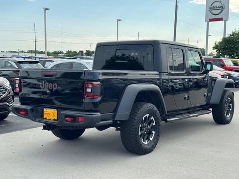 Used 2026 Jeep Gladiator Rubicon AWD/4WD image 3