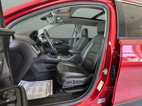 Used 2022 GMC Terrain SLT w/ Infotainment Package II AWD/4WD image 9