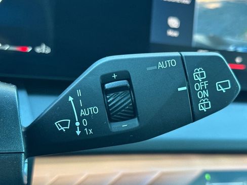 Used 2025 BMW X3 xDrive30i w/ Premium Package image 33