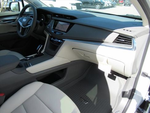 New 2026 Cadillac XT5 Premium Luxury w/ Driver Assist Package AWD/4WD image 9