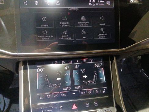 Used 2020 Audi Q8 Prestige image 35