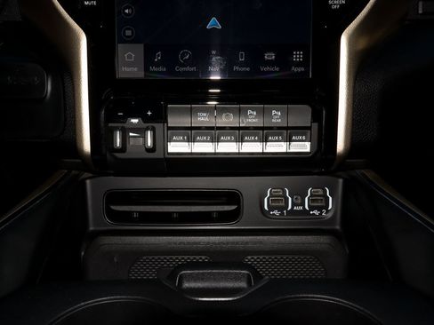 Used 2024 RAM 2500 Laramie AWD/4WD image 11
