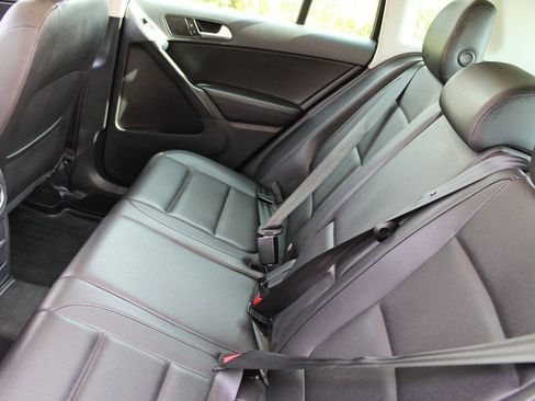 Used 2017 Volkswagen Tiguan Wolfsburg Edition AWD/4WD image 31