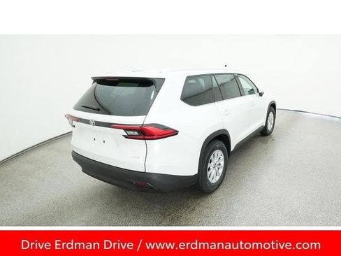 Certified 2024 Toyota Grand Highlander XLE image 8