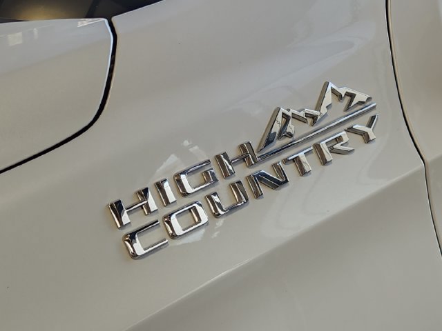 Used 2025 Chevrolet Tahoe High Country AWD/4WD image 10