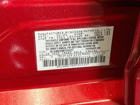 Used 2021 Nissan Sentra SV FWD image 12