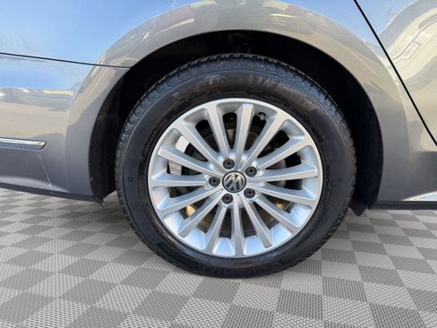 Used 2017 Volkswagen Passat 1.8T SE image 9