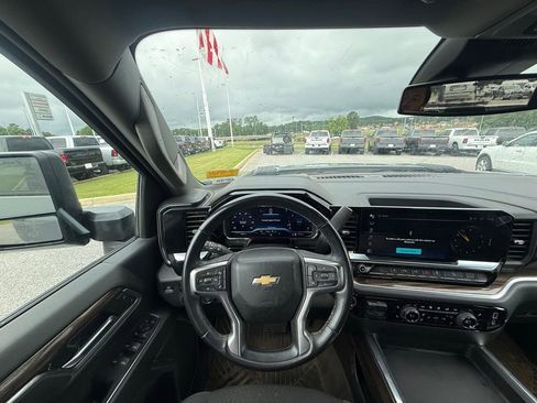 Used 2024 Chevrolet Silverado 2500 LT w/ All Star Edition AWD/4WD image 9