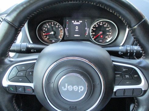 Used 2020 Jeep Compass Latitude w/ Cold Weather Group AWD/4WD image 32