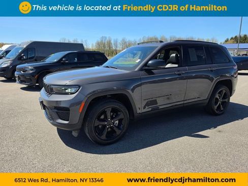 Used 2024 Jeep Grand Cherokee Altitude AWD/4WD image 1