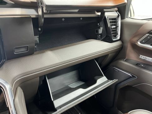 Used 2025 GMC Sierra 1500 Denali AWD/4WD image 26