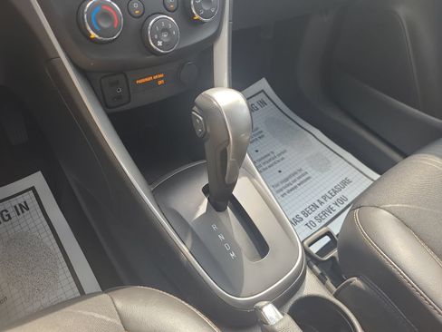 Used 2019 Chevrolet Trax LT w/ LT Convenience Package FWD image 31