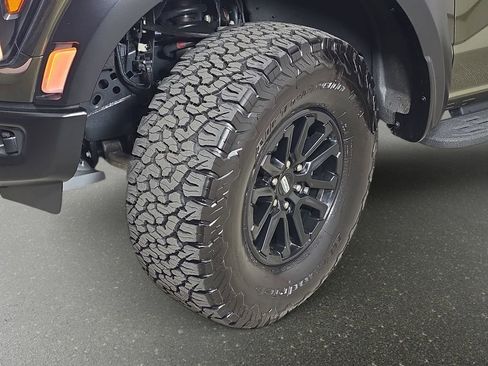 Used 2025 Ford F150 Raptor AWD/4WD image 35