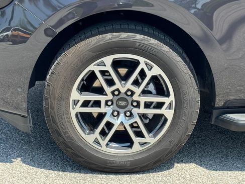 Used 2025 Ford Expedition Active AWD/4WD image 45