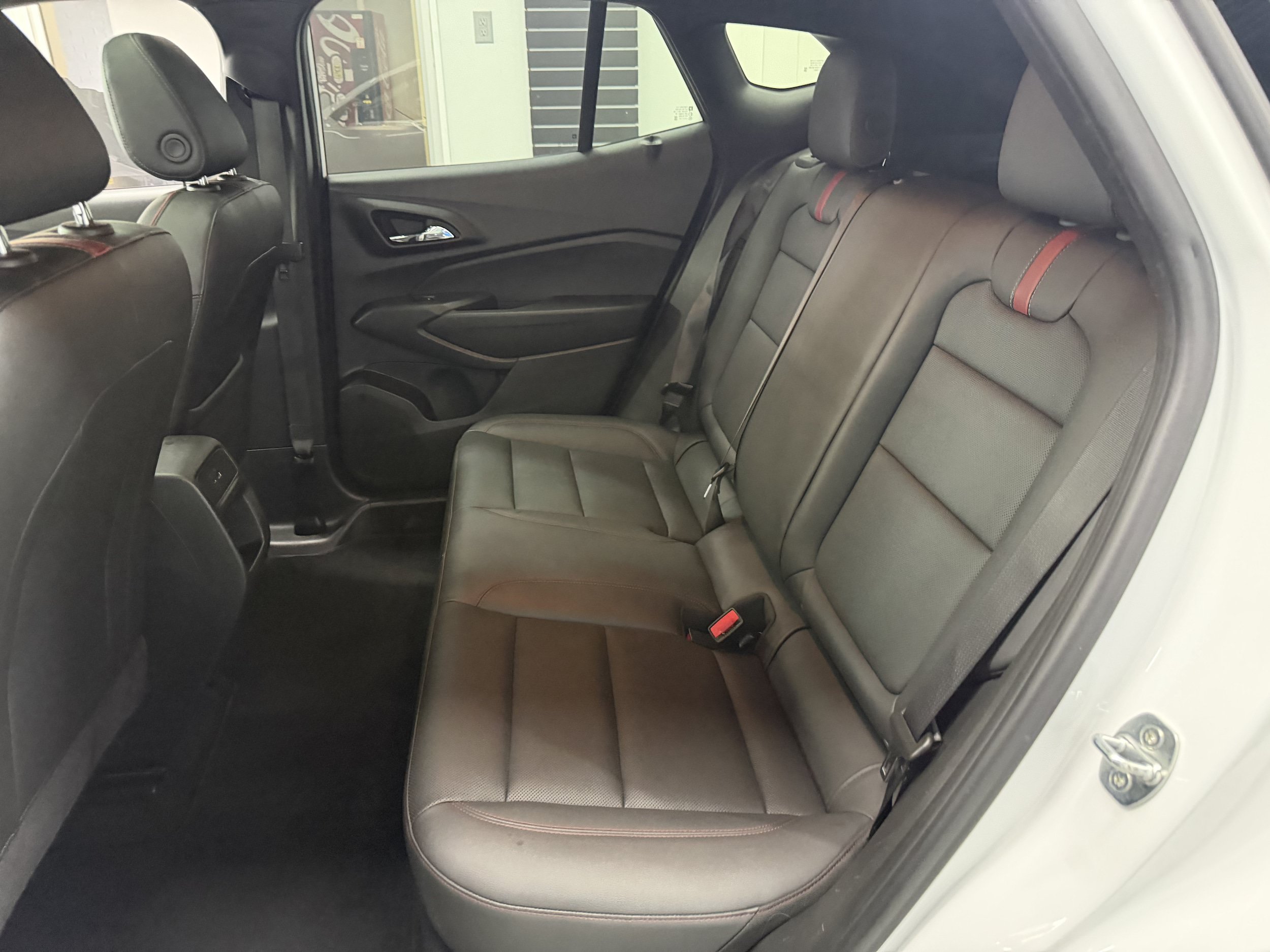 Used 2024 Chevrolet Trax RS w/ Sunroof Package FWD image 24