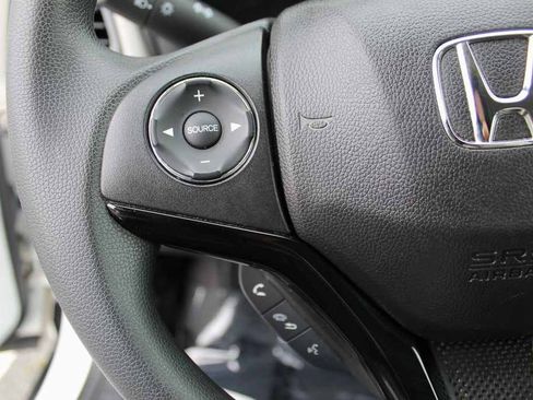 Used 2018 Honda HR-V LX image 16