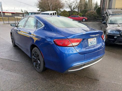 Used 2015 Chrysler 200 Limited w/ Convenience Group image 3