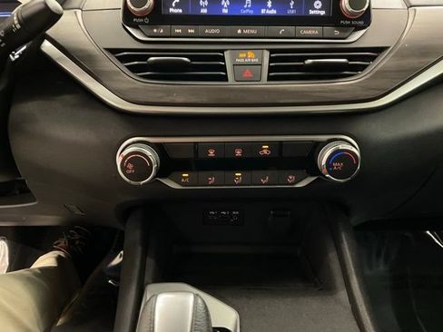Used 2025 Nissan Altima 2.5 SV FWD image 20