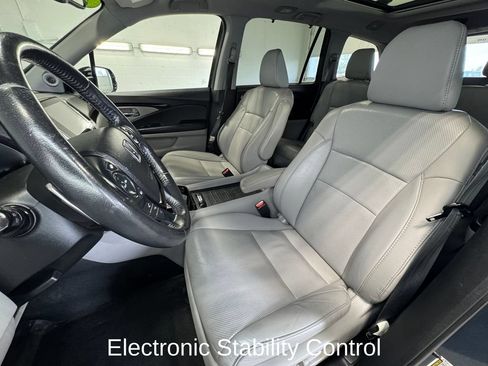 Used 2017 Honda Pilot Elite image 13