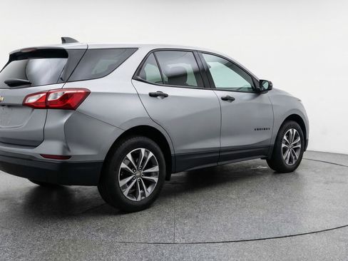 Used 2025 Chevrolet Equinox LT FWD image 9