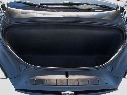 Used 2022 Tesla Model X image 42