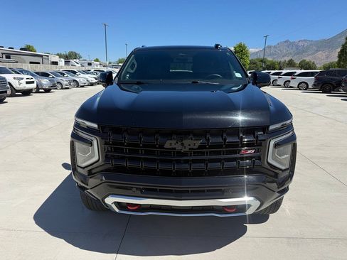 Used 2025 Chevrolet Suburban Z71 AWD/4WD image 8