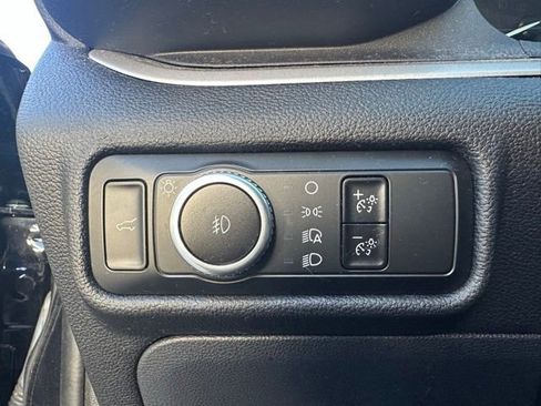 Used 2022 Ford Explorer XLT w/ Equipment Group 202A image 21