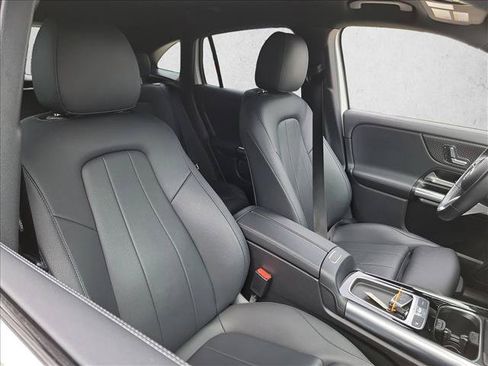 Used 2025 Mercedes-Benz GLA 250 image 15
