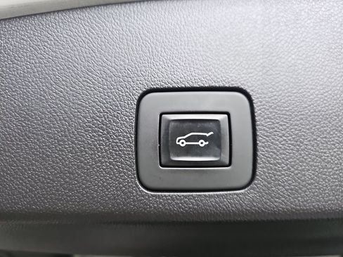 Used 2022 Buick Encore GX Preferred w/ Sport Touring Package FWD image 17