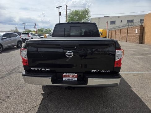 Used 2017 Nissan Titan SV image 2