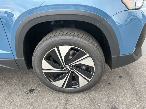 New 2026 Volkswagen Taos SE AWD/4WD image 12