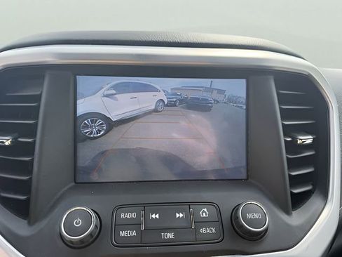 Used 2018 GMC Acadia SLT image 18