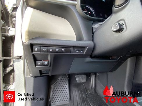 Used 2024 Toyota Sienna Platinum AWD/4WD image 38