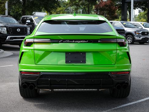Used 2022 Lamborghini Urus AWD/4WD image 10
