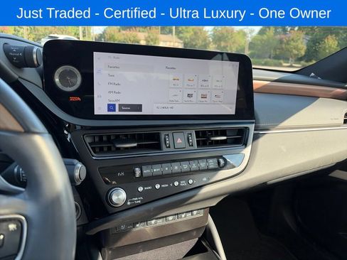 Used 2024 Lexus ES 300h Ultra Luxury w/ Accessory Package (Z2) FWD image 9