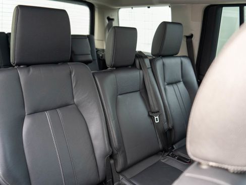 Used 2016 Land Rover LR4 HSE Silver Edition AWD/4WD image 29