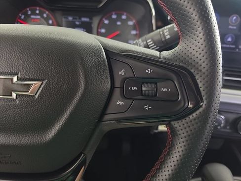 Used 2024 Chevrolet Trax RS FWD image 13