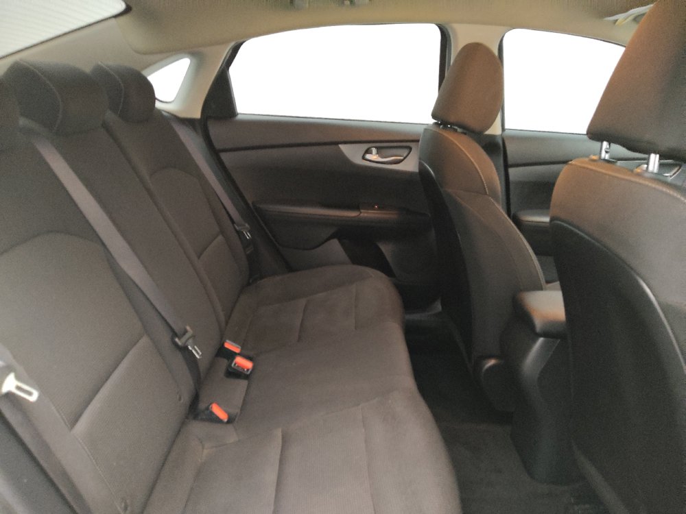 Used 2020 Kia Forte LXS FWD image 19