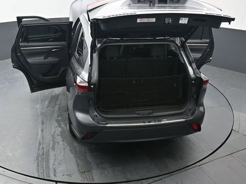 Used 2024 Toyota Highlander Limited image 56