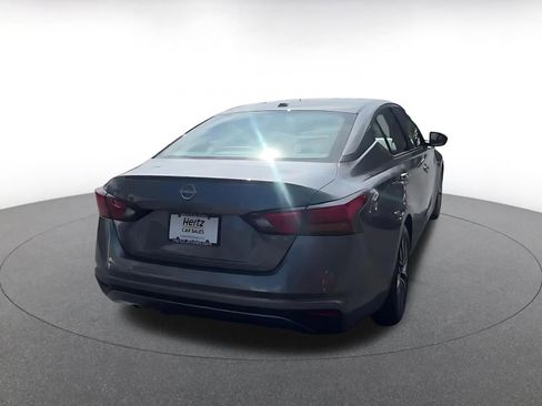 Used 2025 Nissan Altima 2.5 SV image 14