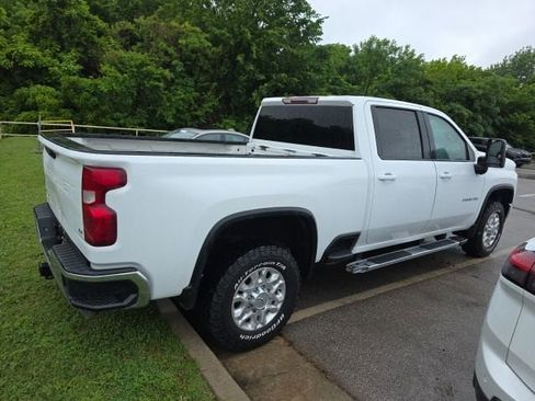 Used 2021 Chevrolet Silverado 2500 LT w/ Convenience Package AWD/4WD image 6
